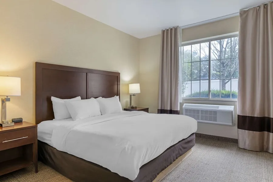 Comfort Suites Lake Geneva East hotel detail image 6