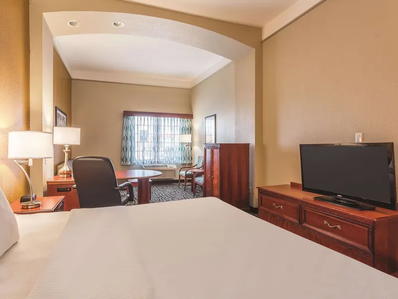 La Quinta Inn & Suites by Wyndham Deming hotel detail image 6