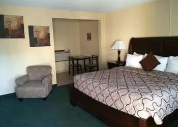 Pacer Inn And Suites Delaware hotel thumbnail 7