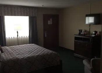 Pacer Inn And Suites Delaware hotel thumbnail 8