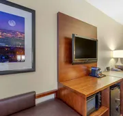 Comfort Suites Glendale - State Farm Stadium Area hotel detail image 4