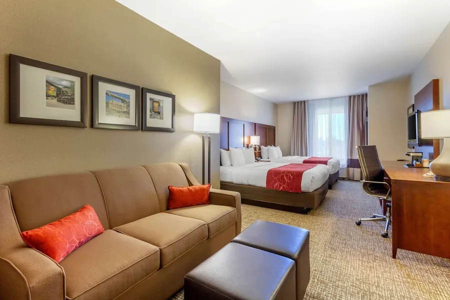 Comfort Suites Glendale - State Farm Stadium Area hotel detail image 6