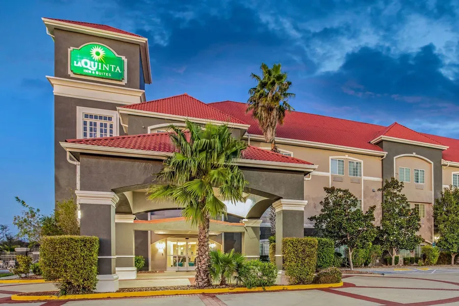La Quinta Inn & Suites by Wyndham Corpus Christi Northwest hotel detail image 2