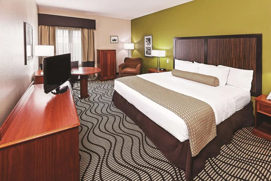 La Quinta Inn & Suites by Wyndham Corpus Christi Northwest hotel detail image 6