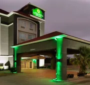 La Quinta Inn & Suites by Wyndham Lindale hotel detail image 3