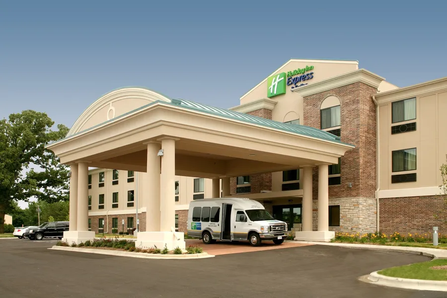 Holiday Inn Express Hotel & Suites Madison-Verona by IHG hotel detail image 2