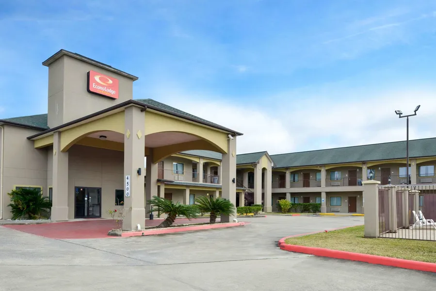 Econo Lodge Inn & Suites Port Arthur near Sabine Pass hotel detail image 2