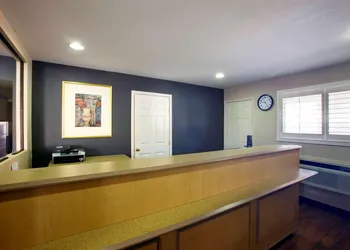 Americas Best Value Inn Midland hotel thumbnail 4