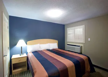 Americas Best Value Inn Midland hotel thumbnail 8