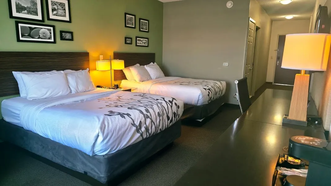 Express Inn & Suites hotel detail image 6