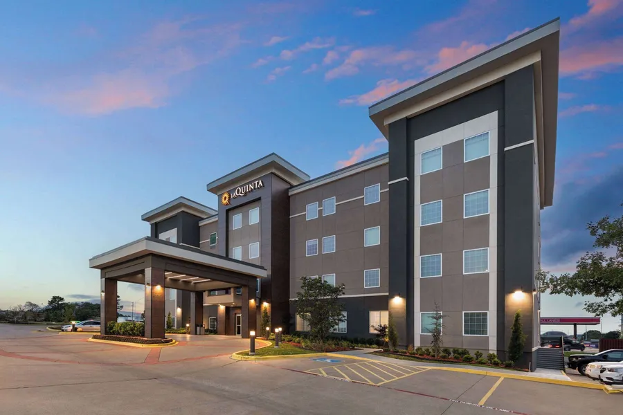 La Quinta Inn & Suites by Wyndham McAlester hotel detail image 2