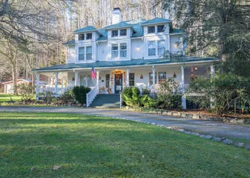 Taylor House Inn hotel thumbnail 3