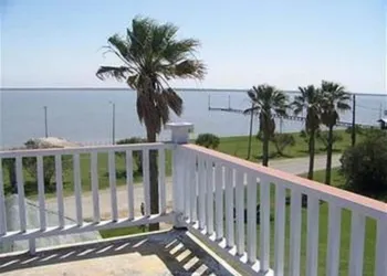 The Peaceful Pelican LLC hotel thumbnail 4