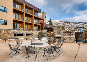 Snow Flower Condos hotel thumbnail 5