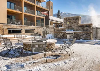 Snow Flower Condos hotel thumbnail 7