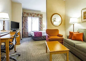 Comfort Suites Prescott hotel thumbnail 4