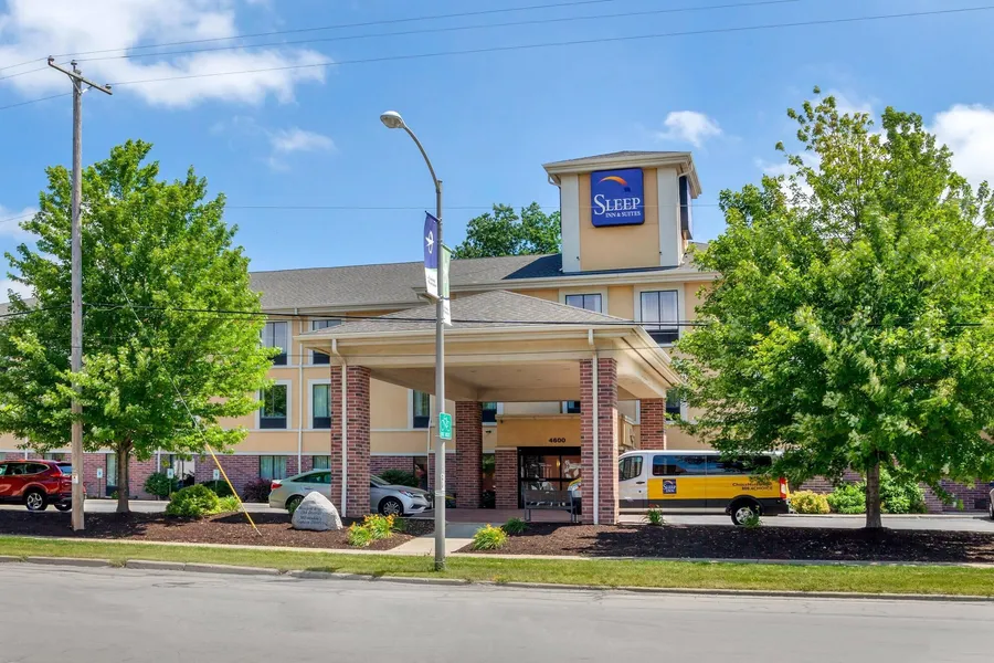 Sleep Inn & Suites Milwaukee Airport hotel detail image 6