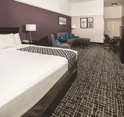 La Quinta Inn & Suites by Wyndham Brownwood hotel detail image 7