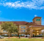 La Quinta Inn & Suites by Wyndham Angleton hotel detail image 3