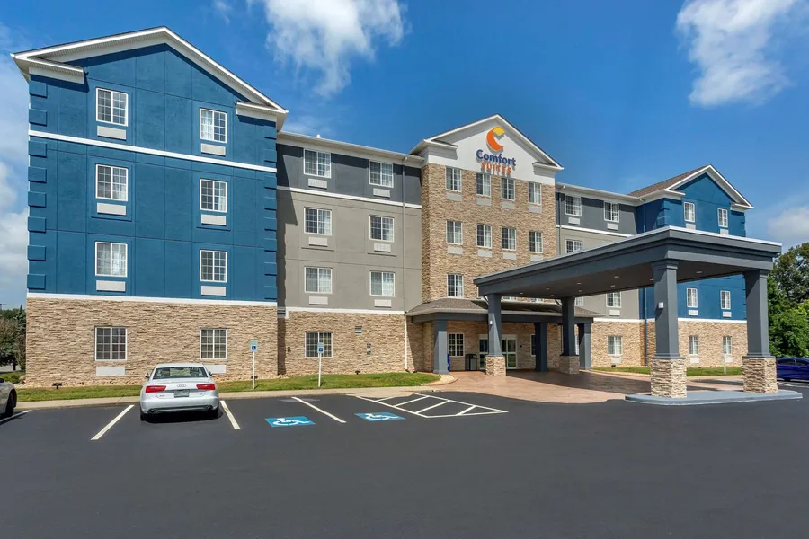 Comfort Suites Clarksville near Governors Square Mall hotel detail image 2