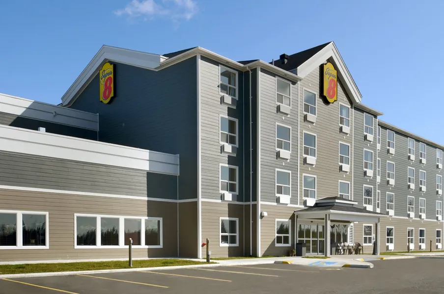 Super 8 by Wyndham Kapuskasing hotel detail image 2