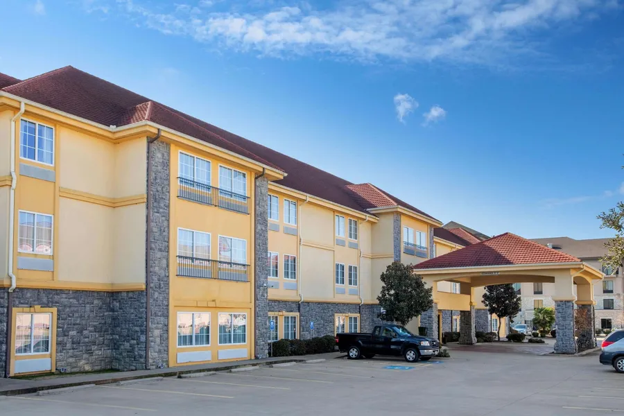La Quinta Inn & Suites by Wyndham Conway hotel detail image 2
