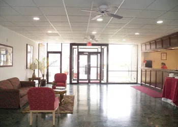 University Inn hotel thumbnail 5