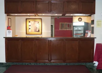 University Inn hotel thumbnail 7