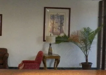 University Inn hotel thumbnail 8
