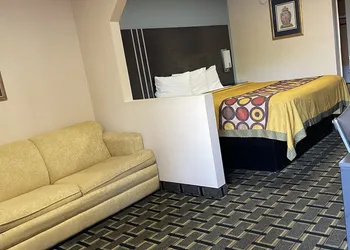 New Hampshire Inn hotel thumbnail 4