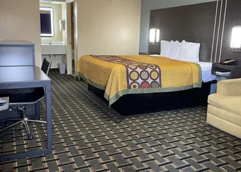 New Hampshire Inn hotel thumbnail 5