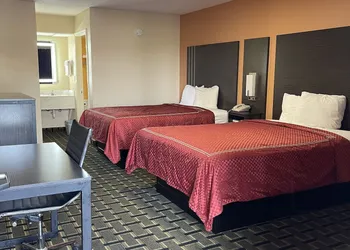 New Hampshire Inn hotel thumbnail 8