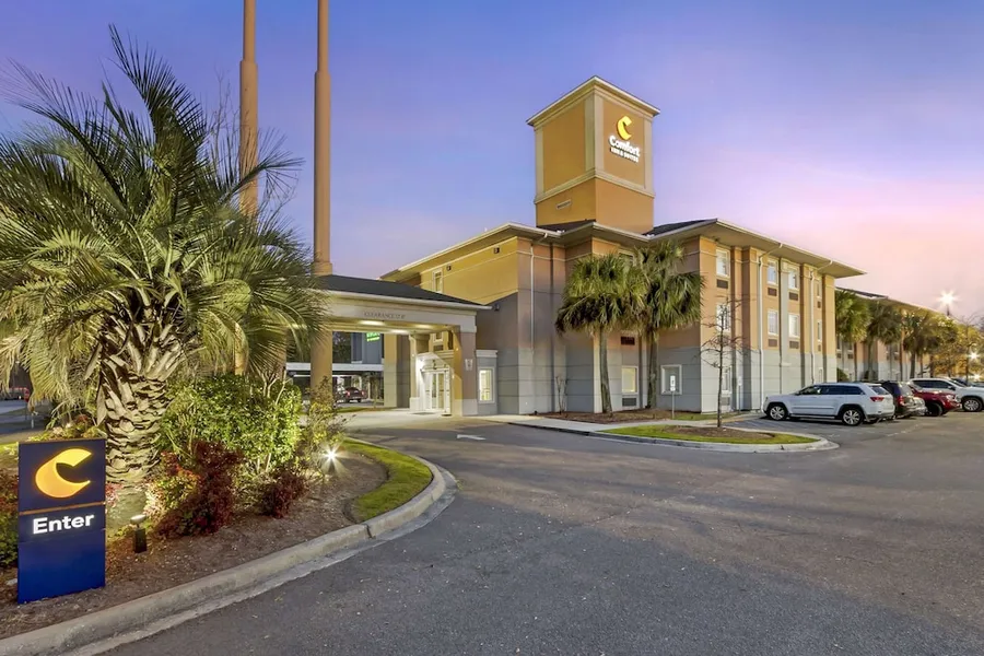 Comfort Inn & Suites Charleston Airport Convention Center hotel detail image 2