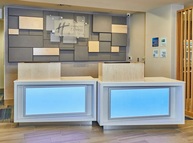 Holiday Inn Express Hotel & Suites Medford-Central Point by IHG hotel detail image 2