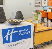 Holiday Inn Express Hotel & Suites Medford-Central Point by IHG hotel detail image 7
