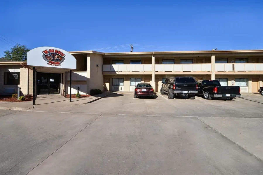 Budget Inn and Suites hotel detail image 2