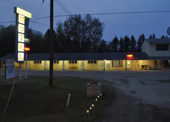 Neepawa motel hotel thumbnail 6