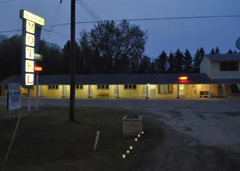 Neepawa motel hotel thumbnail 4
