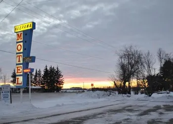 Neepawa motel hotel thumbnail 5
