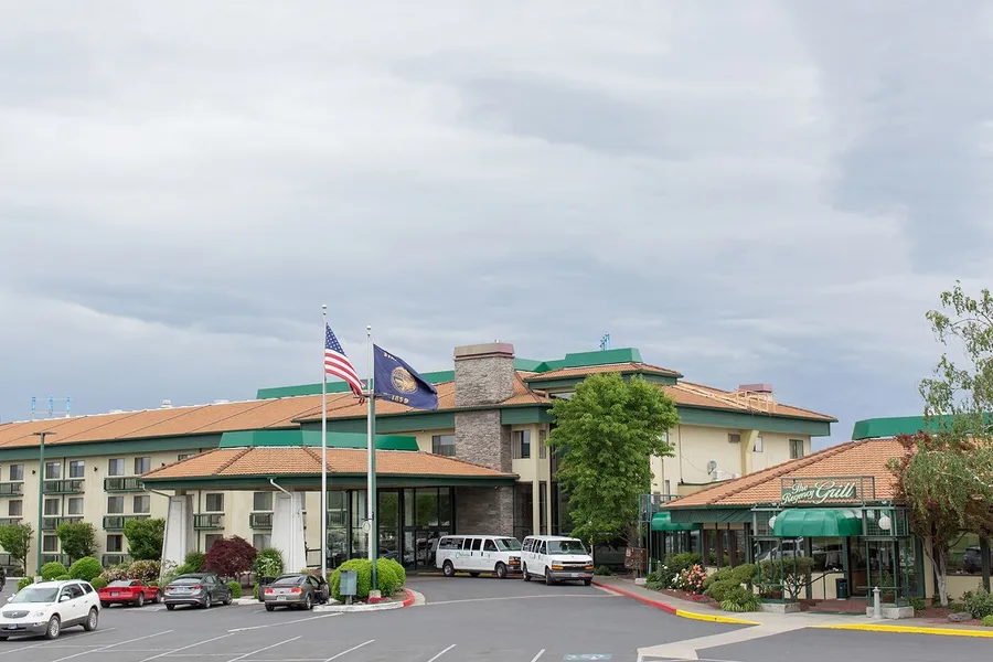 Rogue Regency Inn Medford Airport hotel detail image 2