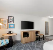 Hampton Inn & Suites New Castle hotel detail image 5