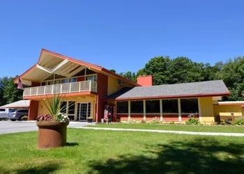 Econo Lodge Manchester, VT hotel thumbnail 2