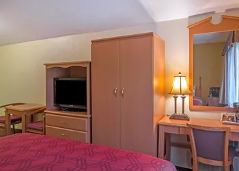 Econo Lodge Manchester, VT hotel thumbnail 7