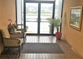 Madison Inn and Suites hotel thumbnail 2