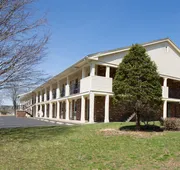 Econo Lodge Sturbridge Route 20 hotel detail image 4