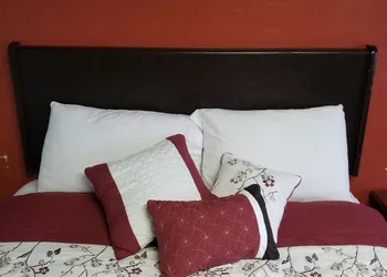 Valley Inn hotel thumbnail 2