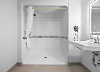 Clarion Pointe Springfield Southeast hotel thumbnail 6