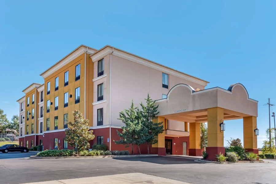 Comfort Inn & Suites Clinton - Jackson West hotel detail image 2