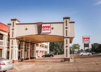 OYO Hotel Tyler Northwest Mineola Hwy hotel thumbnail 2