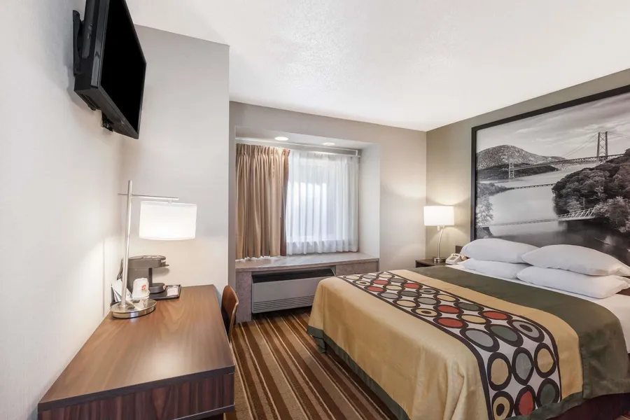 Super 8 by Wyndham Schenectady/Albany Area hotel detail image 6